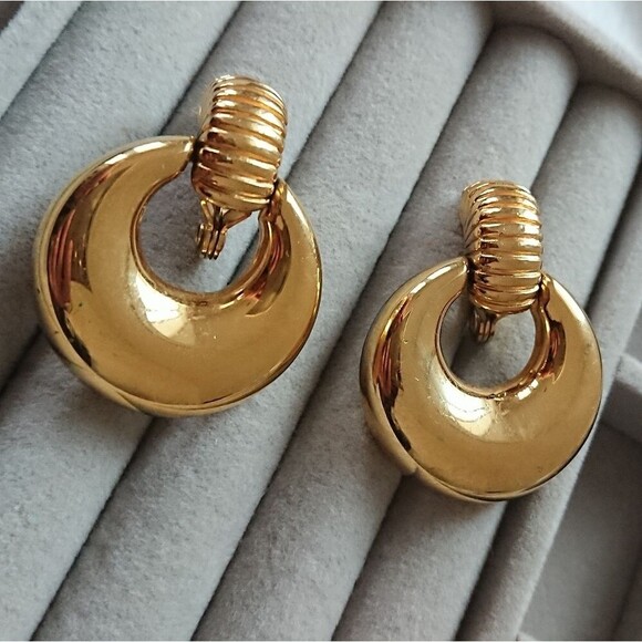 Vintage Big Monet Doorknocker Statement – Clip On Earrings - Picture 6 of 10